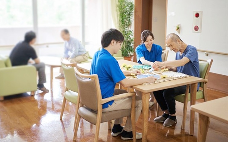 住宅型老人ホームリハタス の 介護スタッフ/週休3日：運動指導員（正社員）