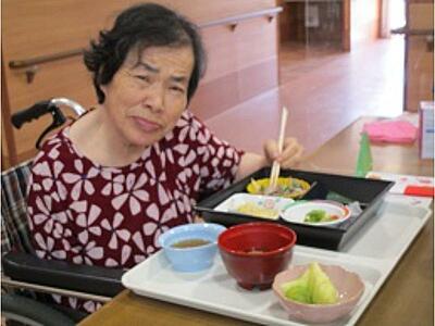 特別養護老人ホーム湖の花 の 介護職（夜勤パート）