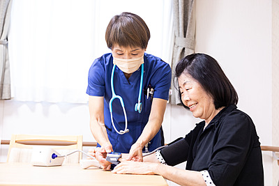 ヒューマンヒルズ初山 の 介護スタッフ（日勤パート）