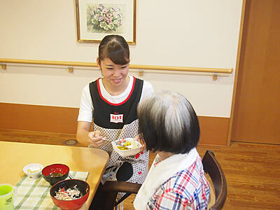 特別養護老人ホーム東野の家の介護職（正社員）