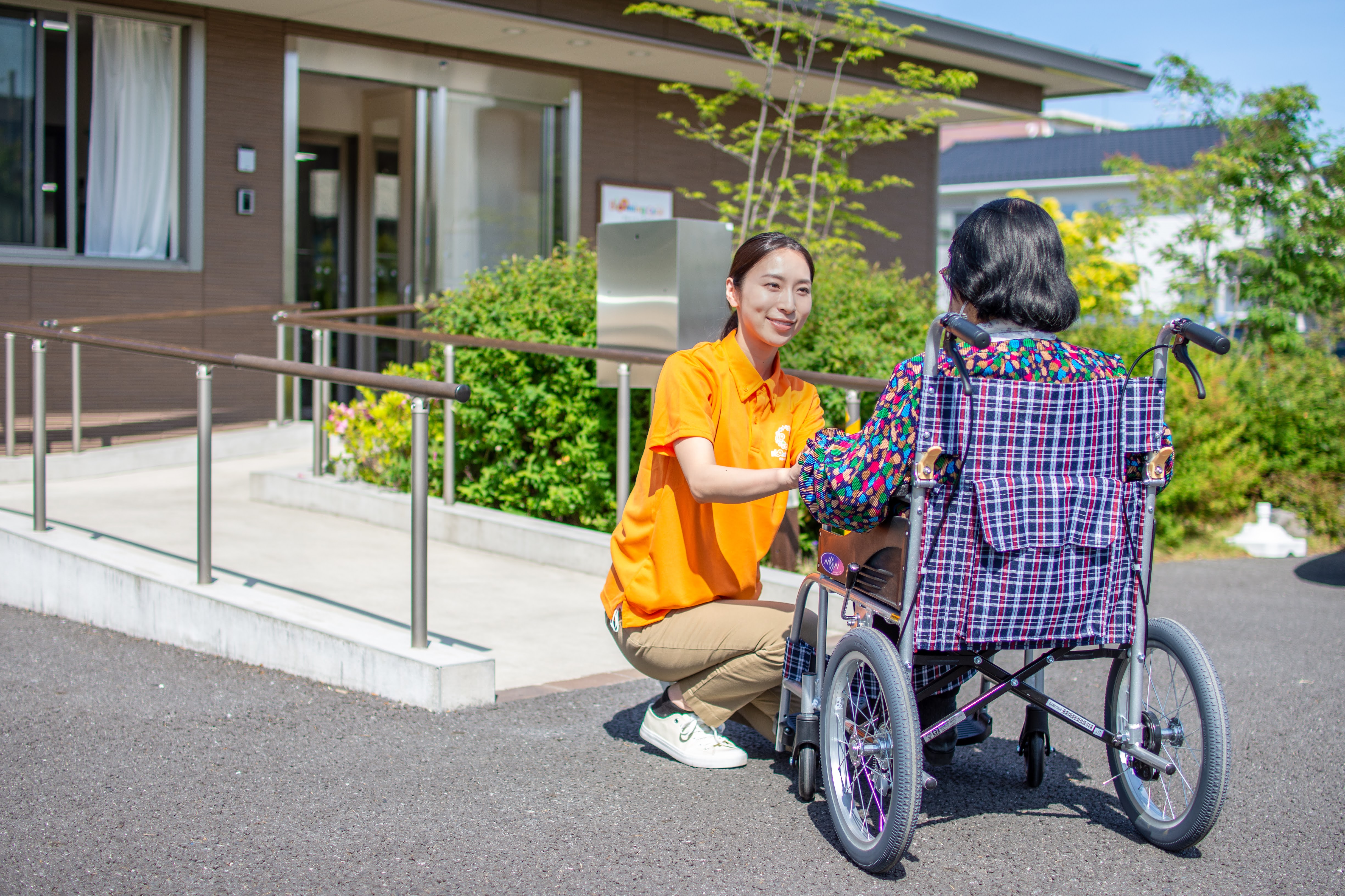 ブルーミングケア鴻巣箕田 の 介護職（日勤パート）