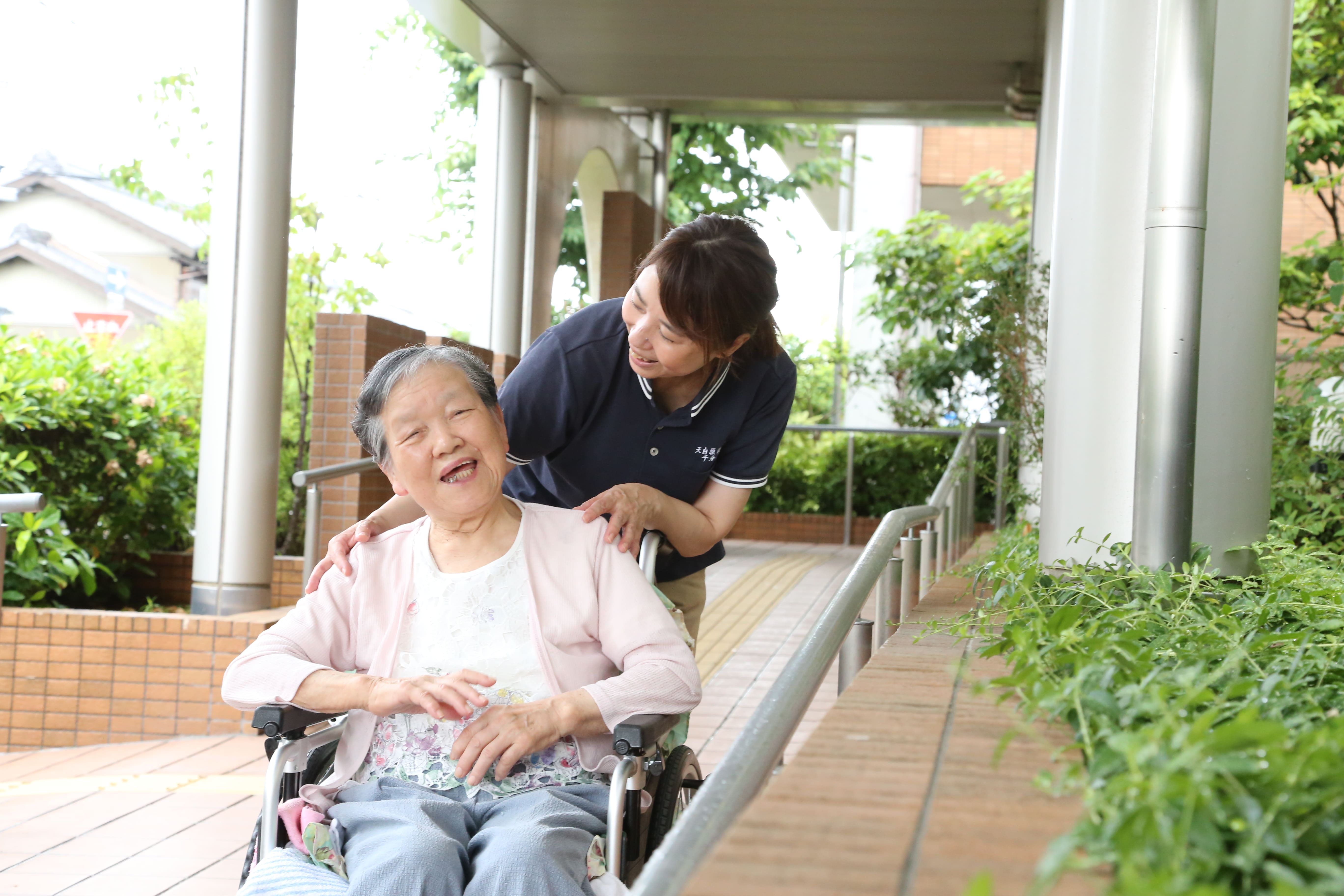 ​特別養護老人ホーム千寿乃里 の 介護職※介護福祉士（正社員）